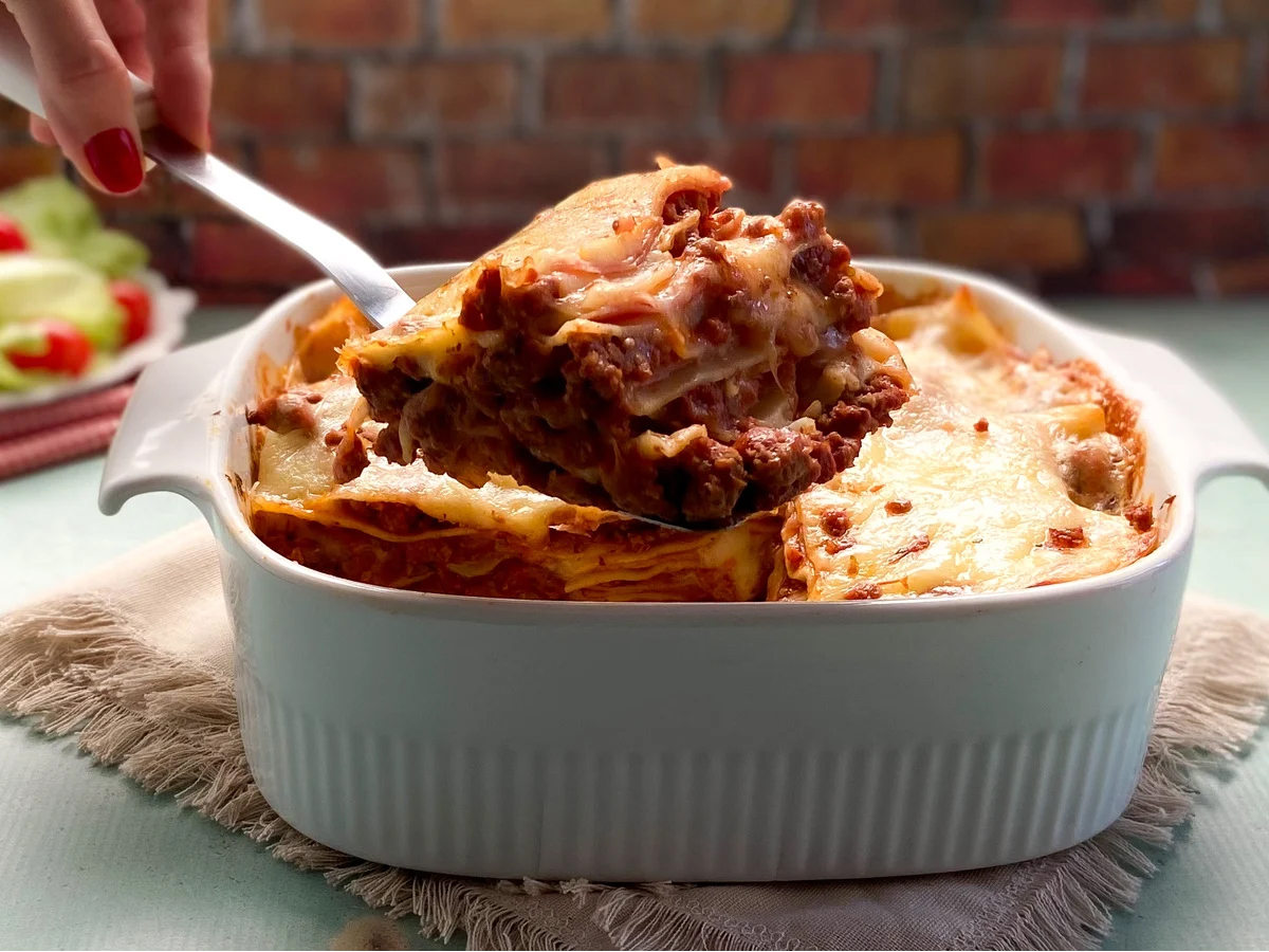 LASANHA COM CARNE MOÍDA ORANGES ALIMENTOS